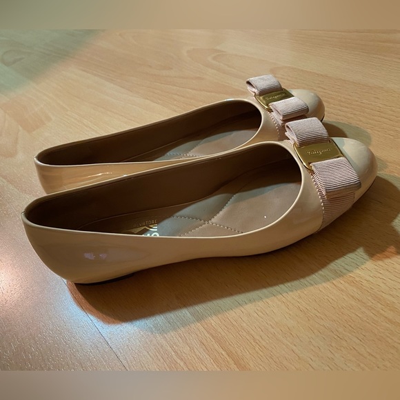 Salvatore Ferragamo, the Varina ballet flat - Picture 2 of 3